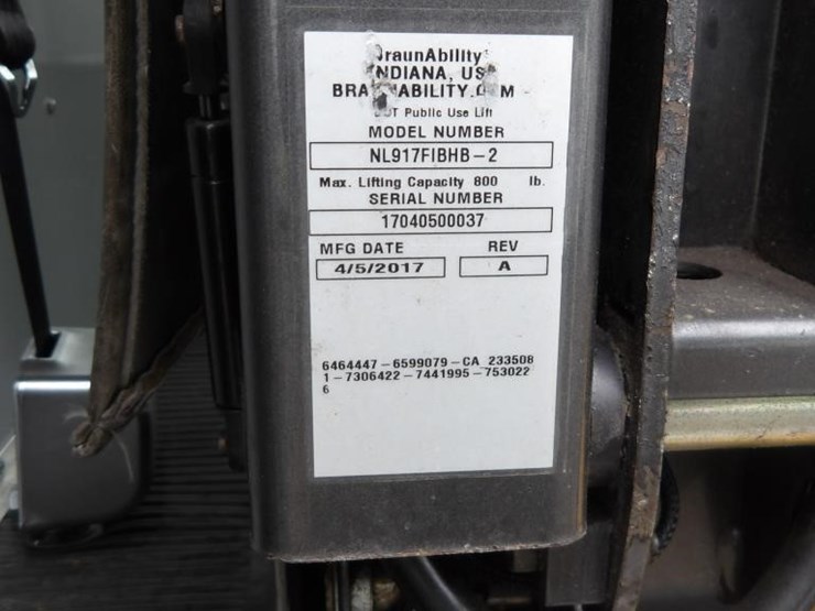 2017-ford-e450-image-16