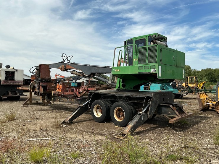 deere-335c-image-3