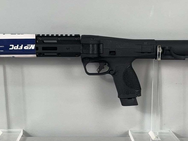 smith-&-wesson-fpc-m&p-.22-lr-rifle-sn#-eha0478,-3-total-mags,-grips,-manual,-in-original-box-image-2