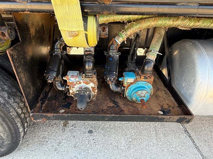 2015-peterbilt-365-image-17