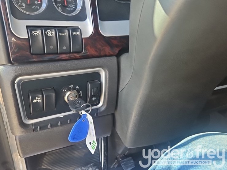 2016-kenworth-w900-image-45