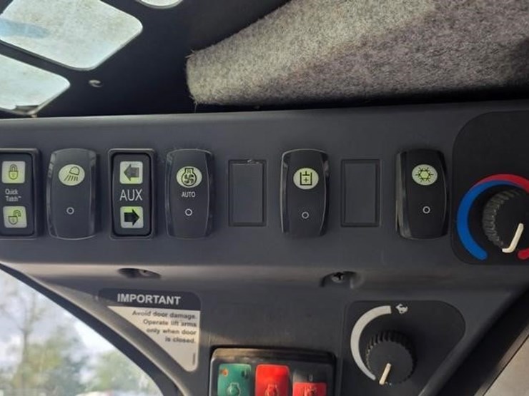 2022-deere-333g-image-51