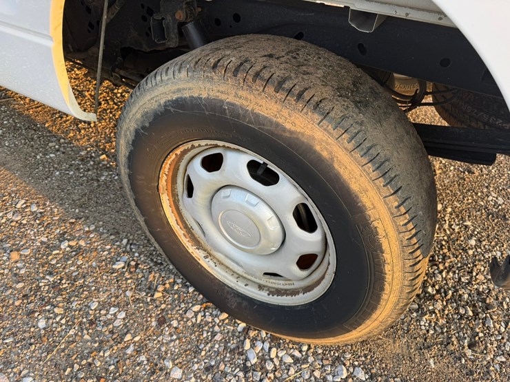 2014-ford-f150-xl-image-5
