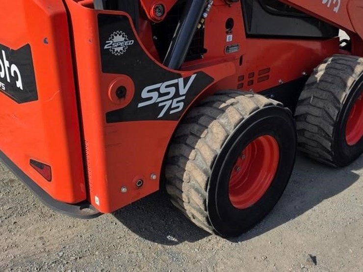 2025-kubota-ssv75-image-17