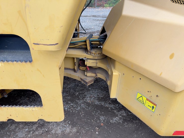 2008-caterpillar-cb-534dxw-image-13