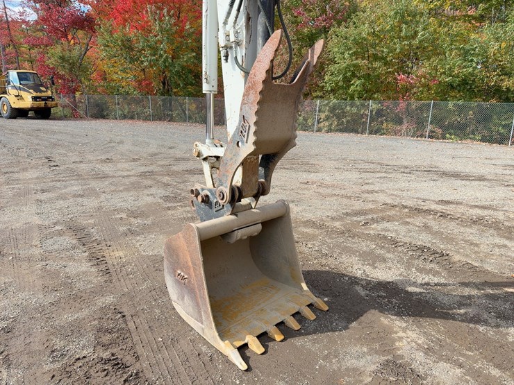 2017-takeuchi-tb290-image-12