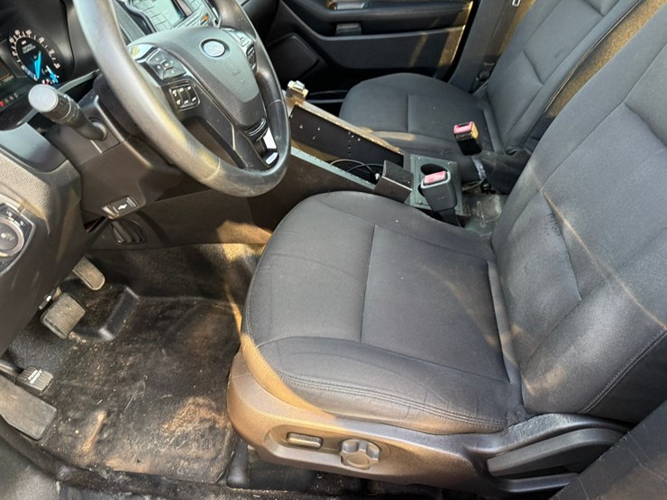 2018-ford-explorer-image-52