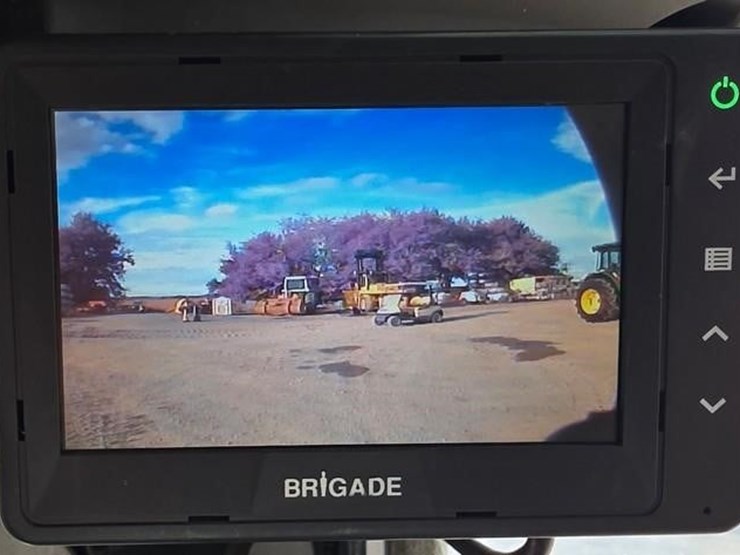 2022-deere-333g-image-55