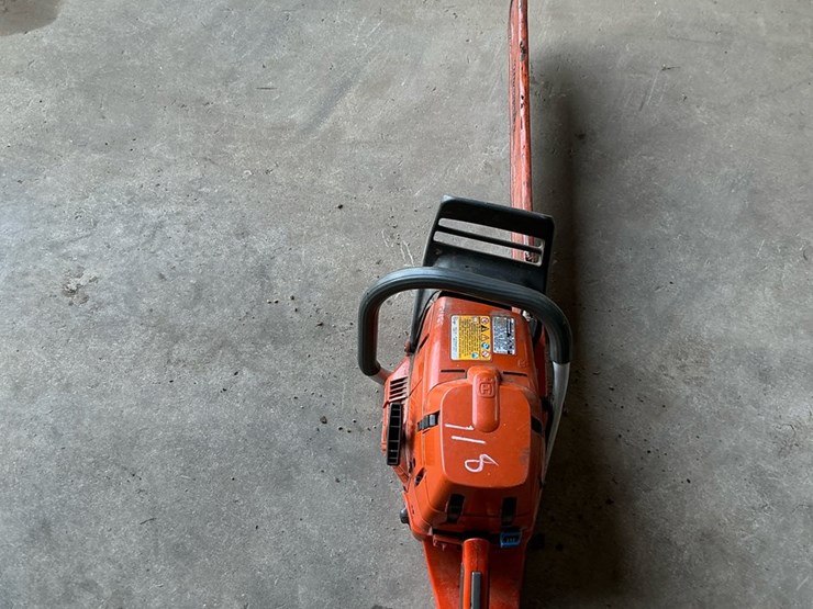#118-•-husqvarna-390xp-chainsaw-with-24"-bar-image-5