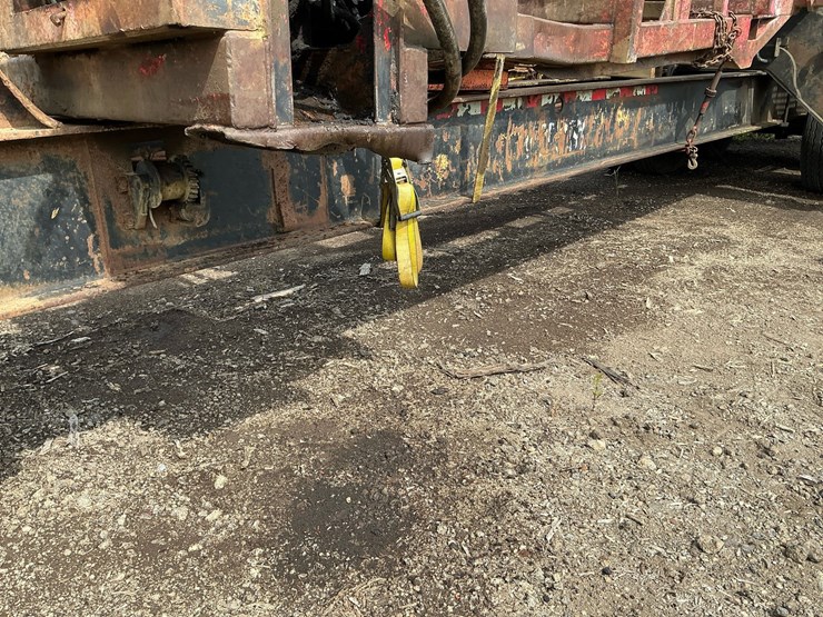 deere-335c-image-57