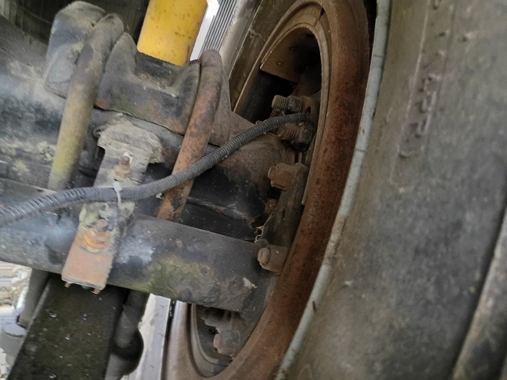2003-freightliner-fl106-image-67
