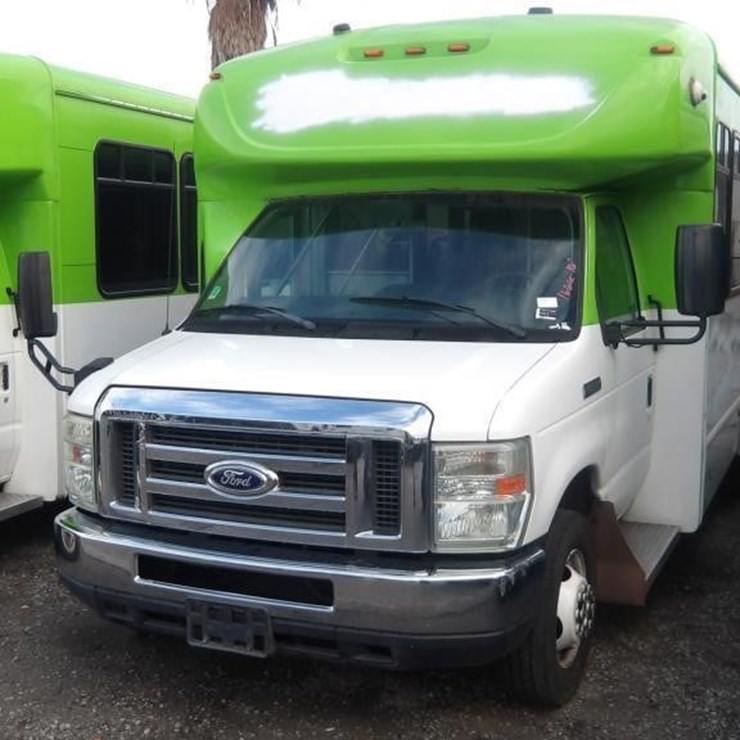 2016 FORD E450