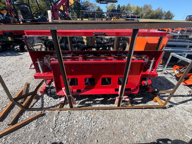 #847-•-agt-stsd10-planter-skid/3pt-hookup-image-1