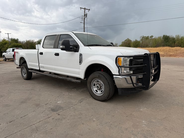 2017-ford-f250-xl-image-4