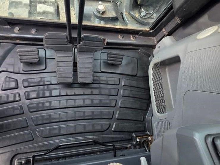 2023-doosan-dx63-3-image-63
