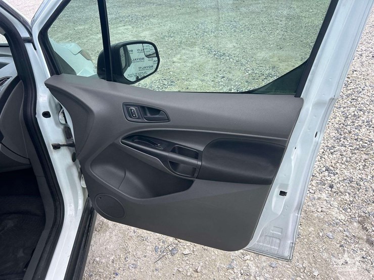 2020-ford-transit-connect-image-24