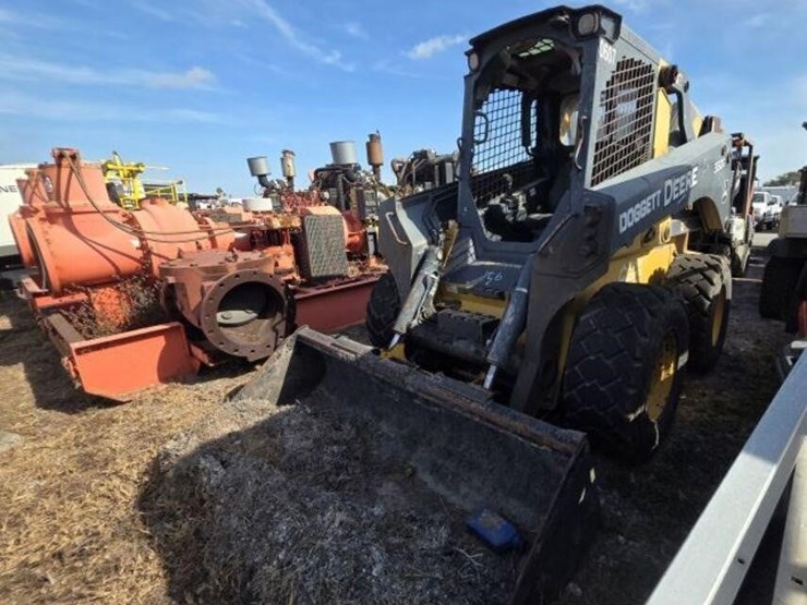 2018-deere-332g-image-2