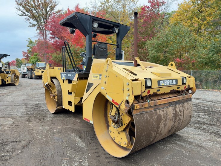 2008-caterpillar-cb-534dxw-image-3