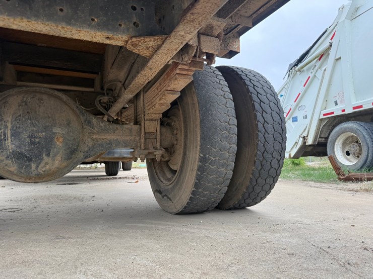 #10597-•-*inop-1998-gmc-c7500-daycab-s/a-grabage-truck-1gdl7h1p7wj519418-inv#10597-image-21