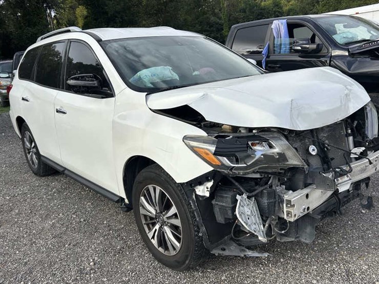 2017-nissan-pathfinder-image-3