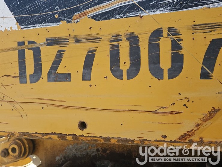 2010-caterpillar-d7e-image-39