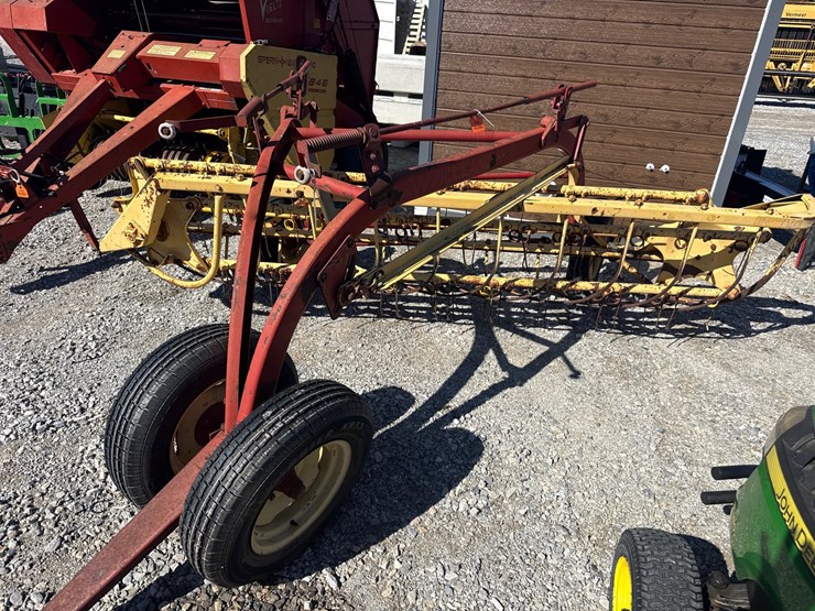 new-holland-256-image-1