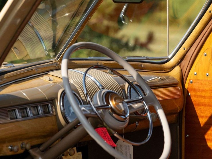 1947-ford-super-deluxe-woody-wagon-image-14