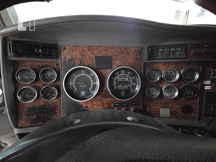 2004-kenworth-t800-image-12