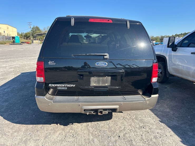 2004-ford-expedition-image-5