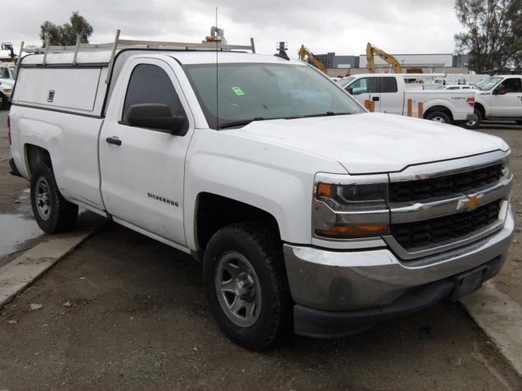 2018-chevrolet-silverado-1500-image-2
