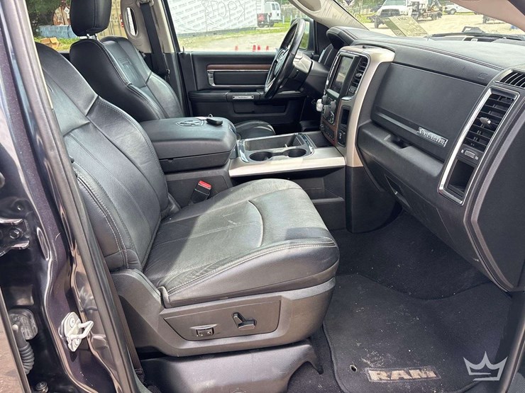 2018-dodge-1500-image-25
