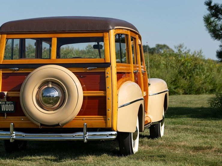1947-ford-super-deluxe-woody-wagon-image-87