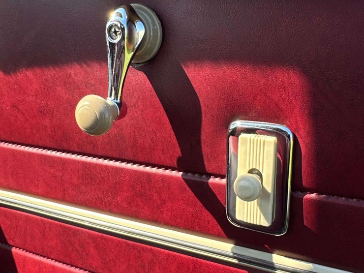 1947-ford-super-deluxe-sportsman-image-139