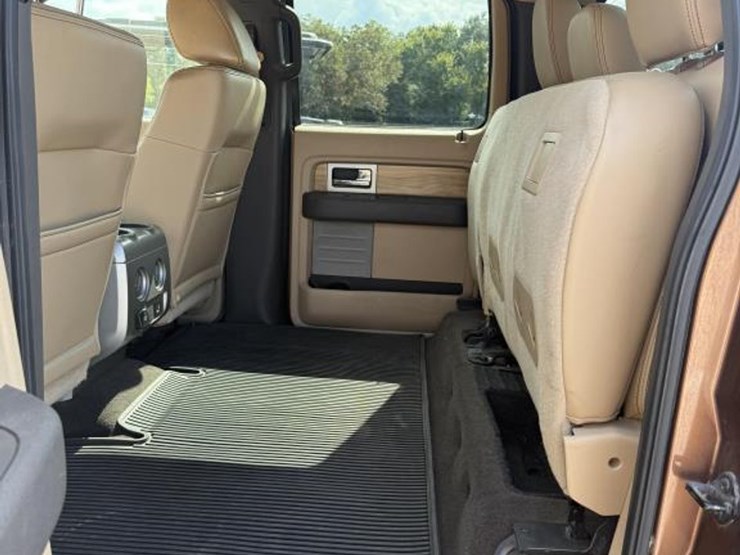 2011-ford-f150-lariat-image-13