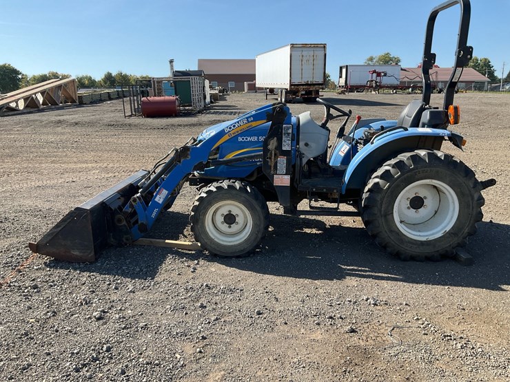 2010-new-holland-boomer-50-image-2