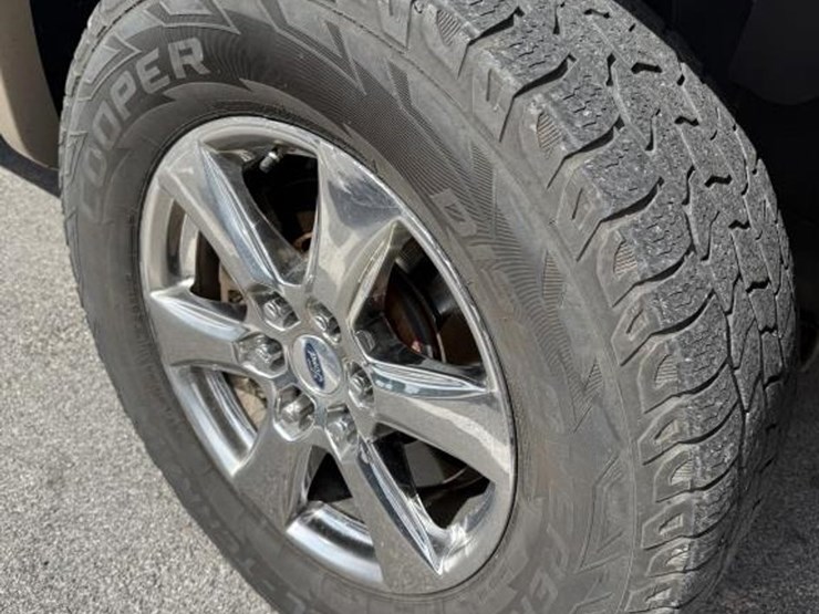 2011-ford-f150-lariat-image-21