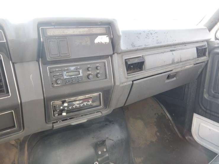 1993-ford-f700-image-19