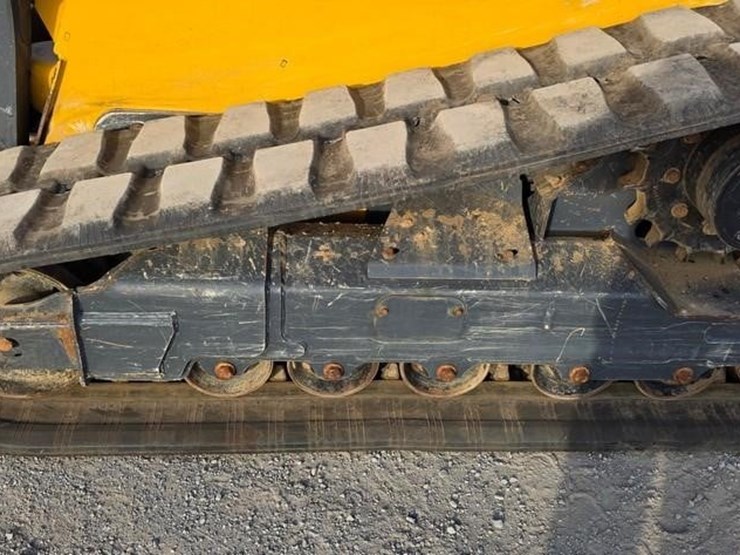 2022-deere-333g-image-27