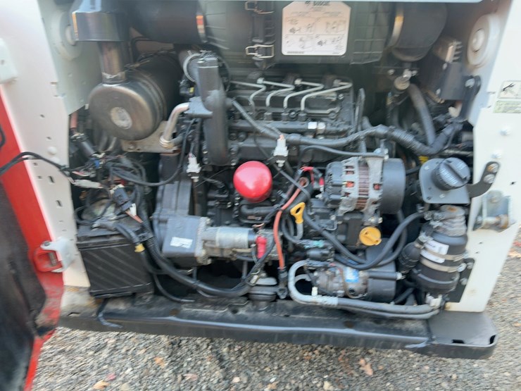 2019-bobcat-s650-image-16