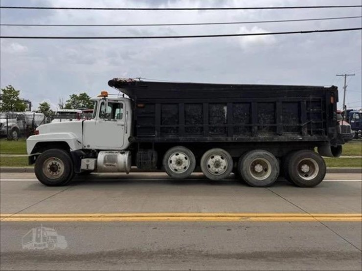 1998-mack-rd600-image-5