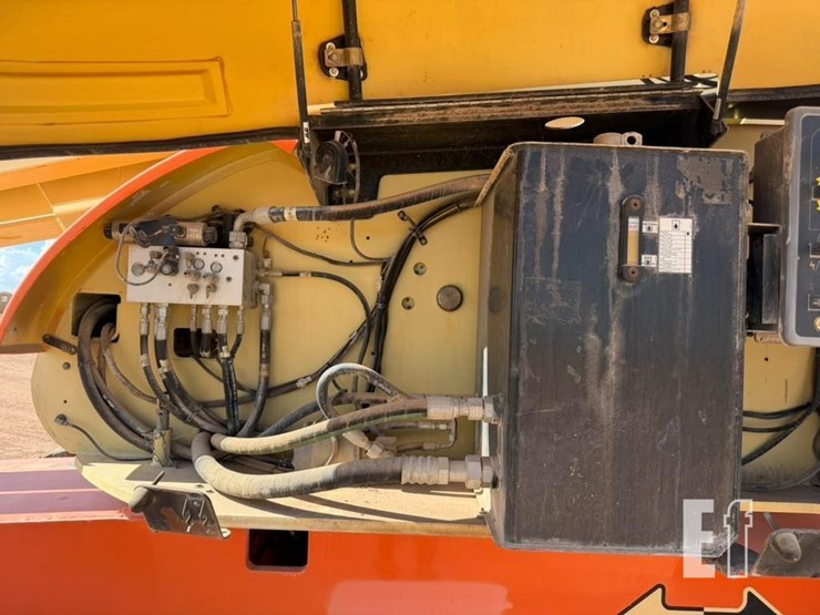 2007-jlg-800s-image-21