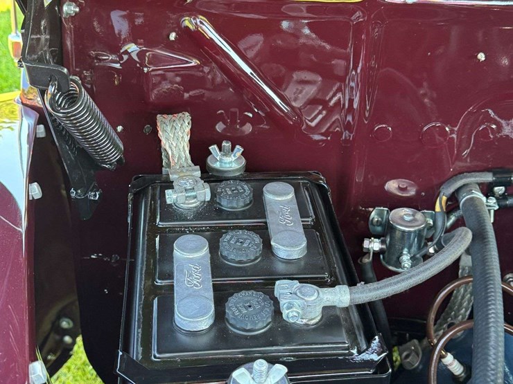 1947-ford-super-deluxe-sportsman-image-81