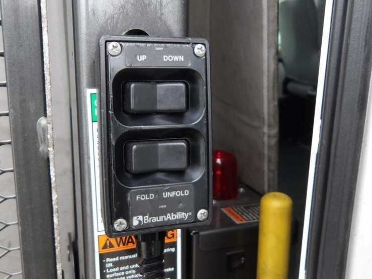 2017-ford-e450-image-17