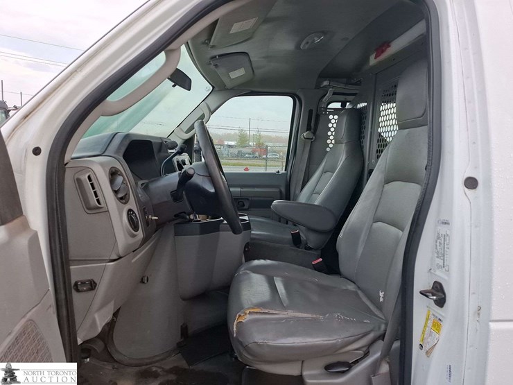 2011-ford-cargo-image-10