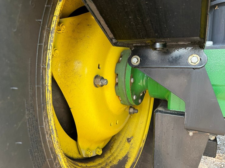 2017-john-deere-6110m-image-7