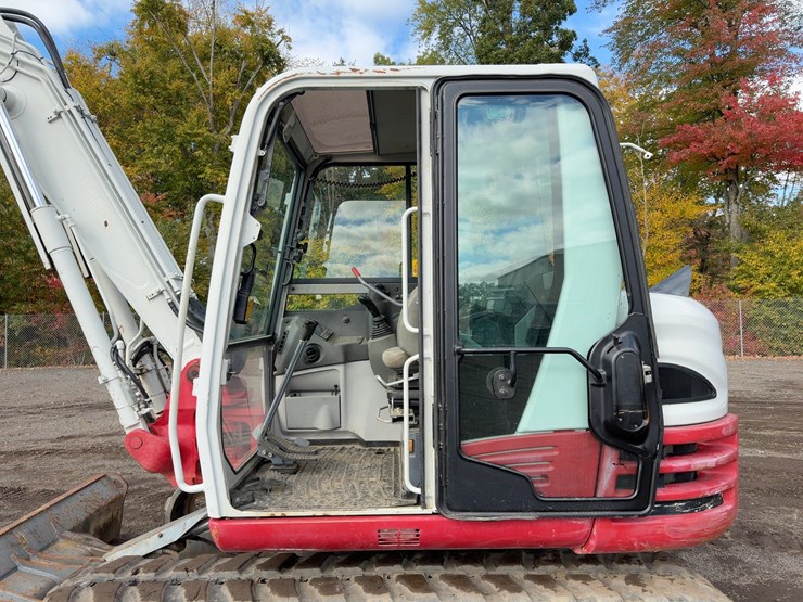 2017-takeuchi-tb290-image-26