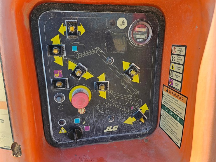 2017-jlg-m600j-image-8
