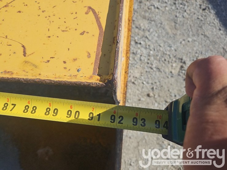 2018-deere-410l-image-43
