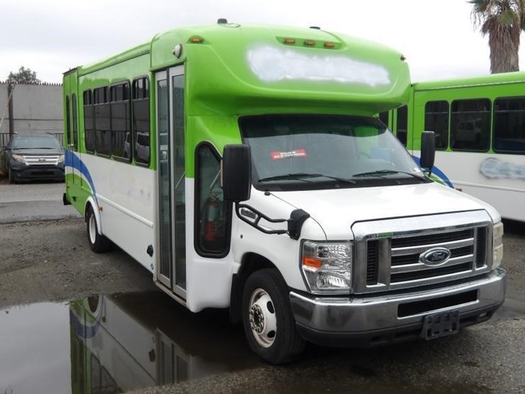2017-ford-e450-image-2