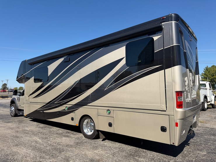2018-ford-f550-image-6